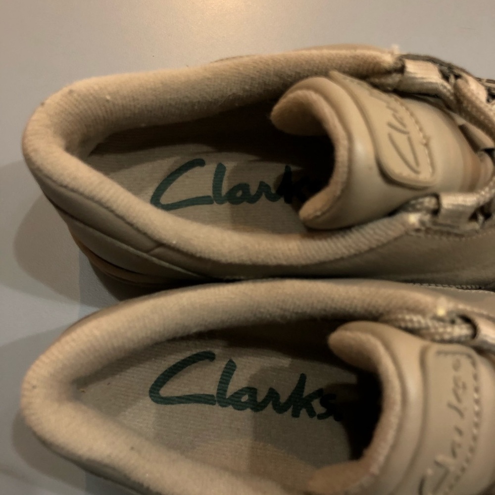 Clarks Women’s Leather Lace Up Walking Sneakers - Picture 6 of 8